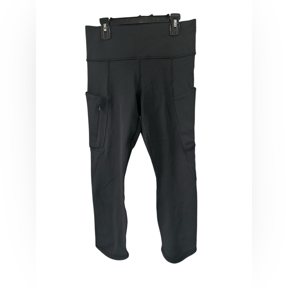 Athleta Women’s size small Capri length black leggings with pockets